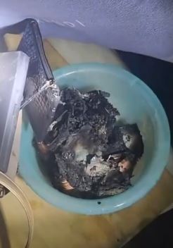 女子睡前忘关取暖器起火 3万元现金被烧成黑炭