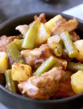 家常菜土豆排骨炖豆角的做法