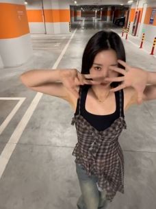 演员柳岩地库热舞，舞姿优美活力满满！