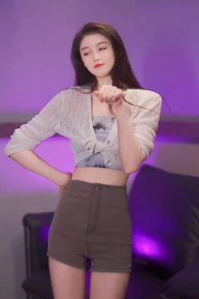 好看小姐姐「你的瑶」一展冷酷风穿搭,网友:史上最靓的妞!