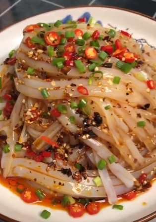 家庭版自制凉粉教程，看着都流口水！