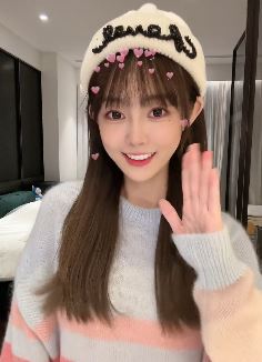 甜美小姐姐「野小马」分享日常居家浅跳,网友:缺同款对象