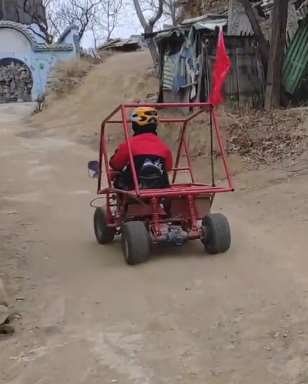 90后父亲为儿子造电动越野车，充满电可跑30里！