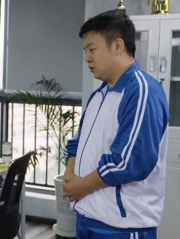 陈翔六点半:清华和北大你想上哪个?猪小明:我想上厕所!