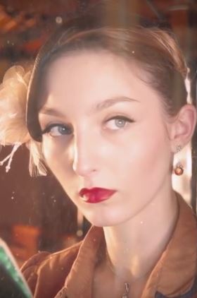 爱情短片「列车之间」：男生意外邂逅心仪女生终成眷属