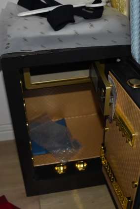 广西一男子入室盗窃 销赃钱用来打赏女主播