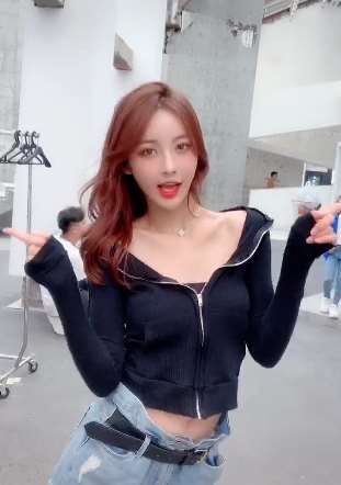 这身材这颜值的姑娘，你一定心动了吧！