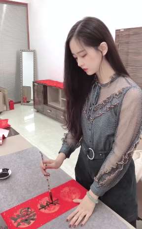 才貌双全一位姑娘,字写的真漂亮!