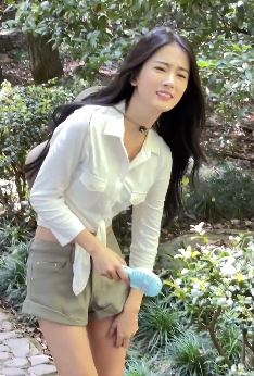 潘敏小姐姐38度高温出门游玩被蚊子咬 网友:没带口罩,蚊子都看不下去!