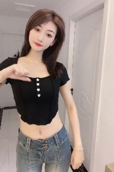 湖州美女「小智姐姐」居家浅跳,配文:李白喝多会写诗 你会干吗?