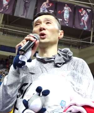 刘炜正式宣布退役，新赛季担任上海男篮领队