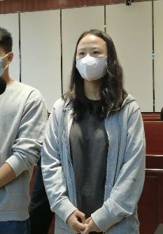 23岁漂亮女生为情所困刺伤前男友新欢