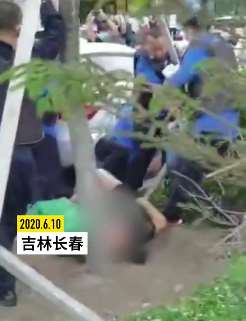 长春城管与烧烤商贩互殴？官方回应来了！