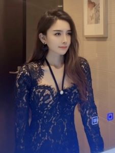 漂亮女主播「iiiiis」性感穿搭对镜自拍,颜值身材全在线!