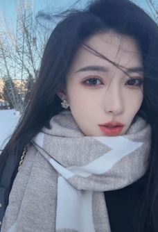 演员张瑞瑶分享冬日户外日常，并分享一首热歌《我期待的不是雪》！