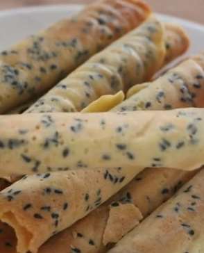 家庭版鸡蛋卷的做法，一个平底锅就能搞定它！