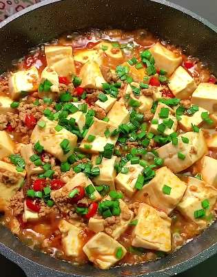 教你做一道简单又美味的红烧豆腐