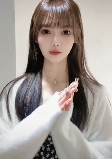 甜美女主播「多肉葡萄」优雅穿搭居家跳手势舞 网友:多看能长寿