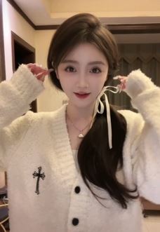 重庆甜妹子「Windy」甜美穿搭分享居家日常 网友:不妆艳已绝 无风香自远