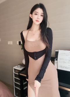 漂亮小姐姐「稚昂张」穿性感开叉美裙秀身材 网友:生活有你更精彩