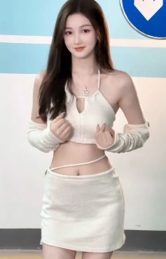 漂亮小姐姐「子愉妹妹」性感穿搭秀身材,网友:血压又升高了!