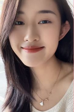 抖音音乐人「李嘉慧」:爱没有方向,你就是导航!网友:目之所及,皆是美好!
