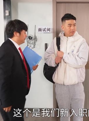 陈翔六点半:王炸学猪小明说话,说话时发出哼哼猪叫声!