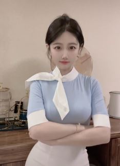 气质女主播「喜乐」优雅穿搭居家浅跳 网友:性感妩媚