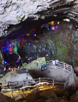 广东清远有个2亿多年石灰岩溶洞  冬暖夏凉空气清新