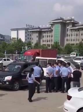 真的假的?车内开空调睡觉还能窒息身亡?