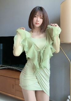 小姐姐「微一」穿纯欲装居家浅摇 网友:难怪我老公沉迷抖音!