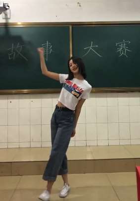 美女这段律动舞蹈跳的怎么样,你给打个分吧!