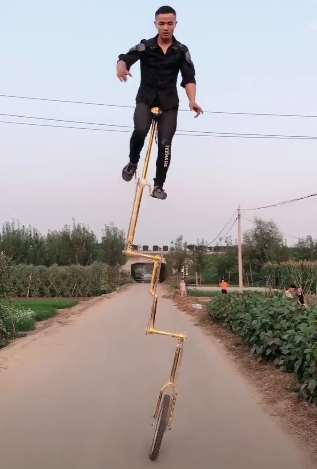 杂技单轮车表演，真是高手在民间