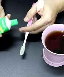 如何祛除牙齿黄垢？刷牙之前你得这样做！