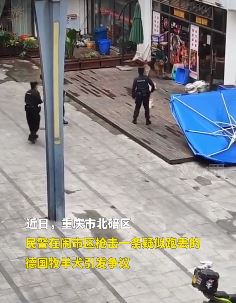 警方回应街头开枪击毙德牧犬