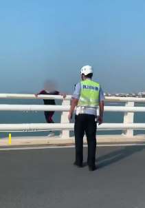 厦门一女子因家庭纠纷欲跳桥