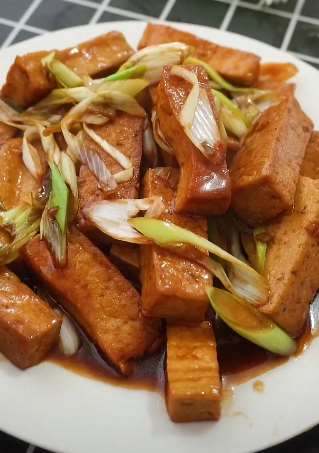 葱烧豆腐的做法，简单又美味！