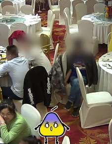 重庆一男子混入婚宴吃饭,吃饱后还顺走宾客的钱