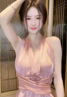 美女小姐姐问:车子耗油,手机耗电,我耗什么?网友:耗流量!