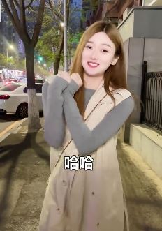 网红萝卜丁搞笑段子：谁的胳膊肘碰不上，这也太简单了！