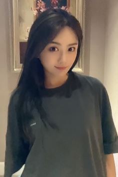 美丽可爱的小姐姐演唱《一个人挺好》