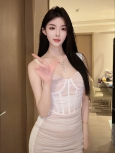 网红小姐姐「稚昂张」穿性感美裙居家浅跳 网友:男人看到走不动