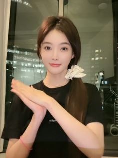 甜美小姐姐「芮甜甜」分享甜甜的手势舞 网友:长的跟仙女一样