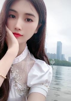 不善经营关系的小姐姐却很受网友喜爱 网友：秀色可餐！