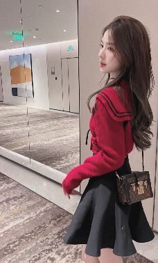 网红「孙一宁」新更短视频 签名：过年啦！网友：想你的夜！