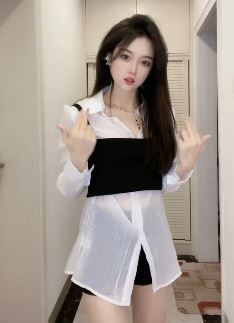 美女「是你的小辣椒呀」告诉你衬衣这么穿才够吸睛! 网友:天上绝物!