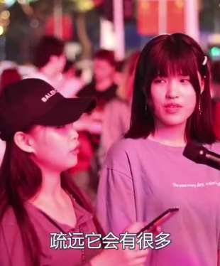 校园街访：手机使人亲近还是疏远？学生们是这么说的！