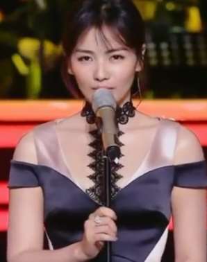 跨界歌王刘涛现场演唱《女人花》 没想到唱的如此好听！