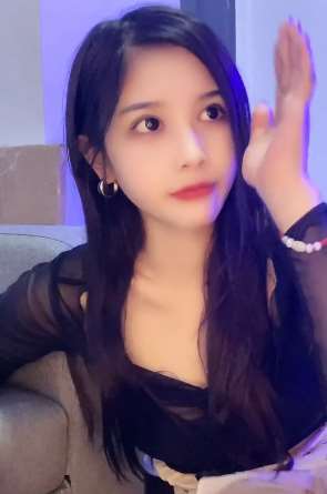 没想到这么漂亮又可爱的小姐姐是一位美术老师