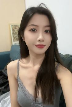 漂亮小姐姐「锦洲程」分享新买的睡衣,你觉得好看吗? 网友:真的好美